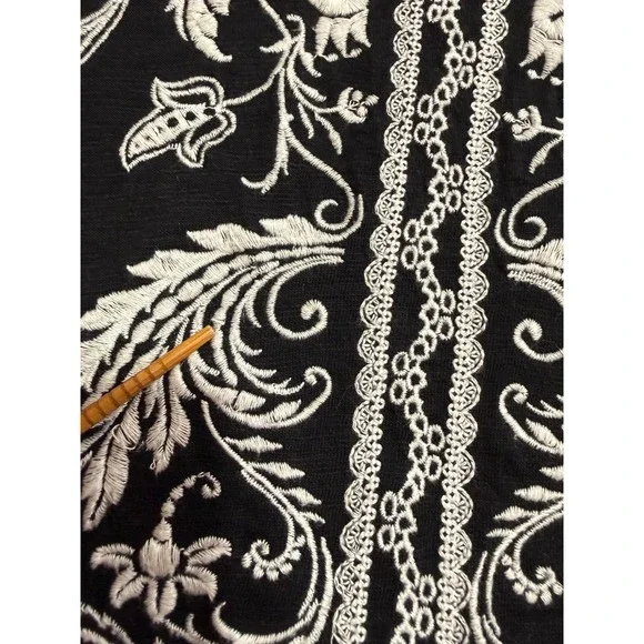 JM Collection Embroidered Top Women L Black White Floral V-Neck 3/4 Sleeve Boho - Picture 10 of 11